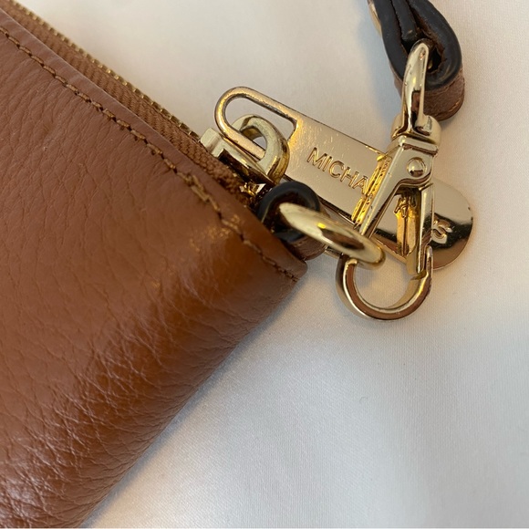 Michael Kors Leather Continental Wristlet - Picture 6 of 8